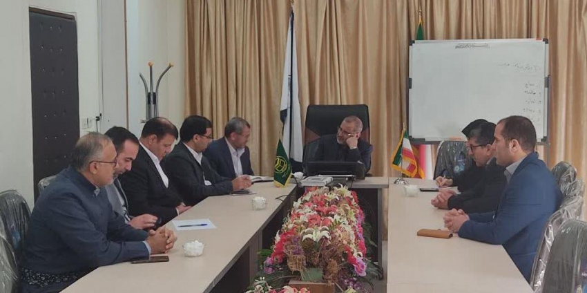 نشست صمیمی دکتر فلاح زاده رئیس دانشگاه مذاهب اسلامی با کارکنان شعبه سنندج